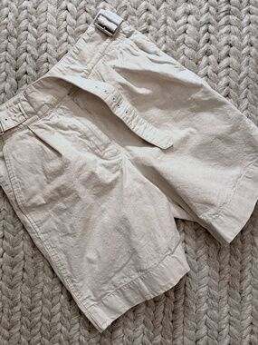 Acne Studios Pleated Bermuda Shorts w/ Belt – Cream / Khaki – EU 32 / US 0 (XS)